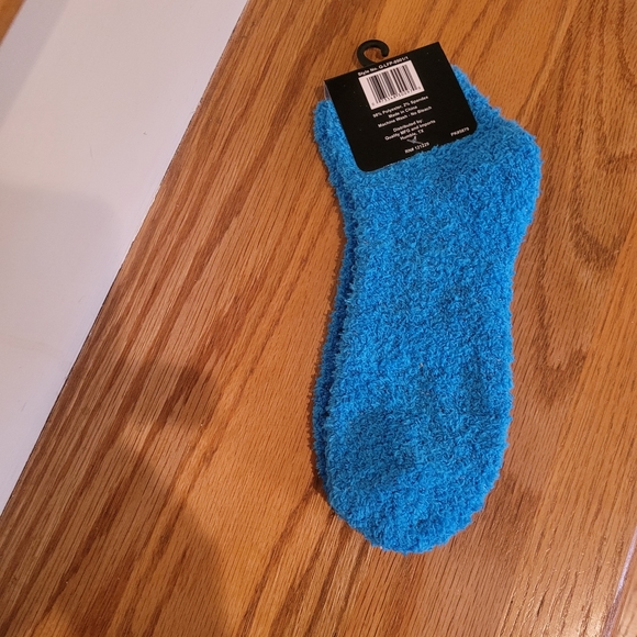 NEW 3 Pairs Fashion Plush Socks Size 9- 11 - Picture 2 of 6